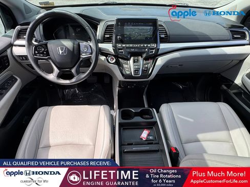 Used 2024 Honda Odyssey Touring image 17