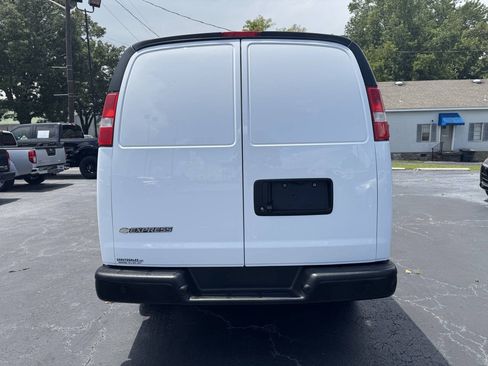 Used 2021 Chevrolet Express 2500 RWD image 5