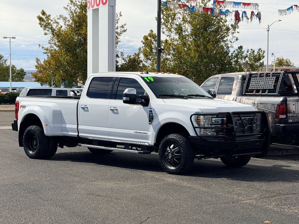 Used 2019 Ford F350 Lariat w/ Lariat Ultimate Package AWD/4WD image 4