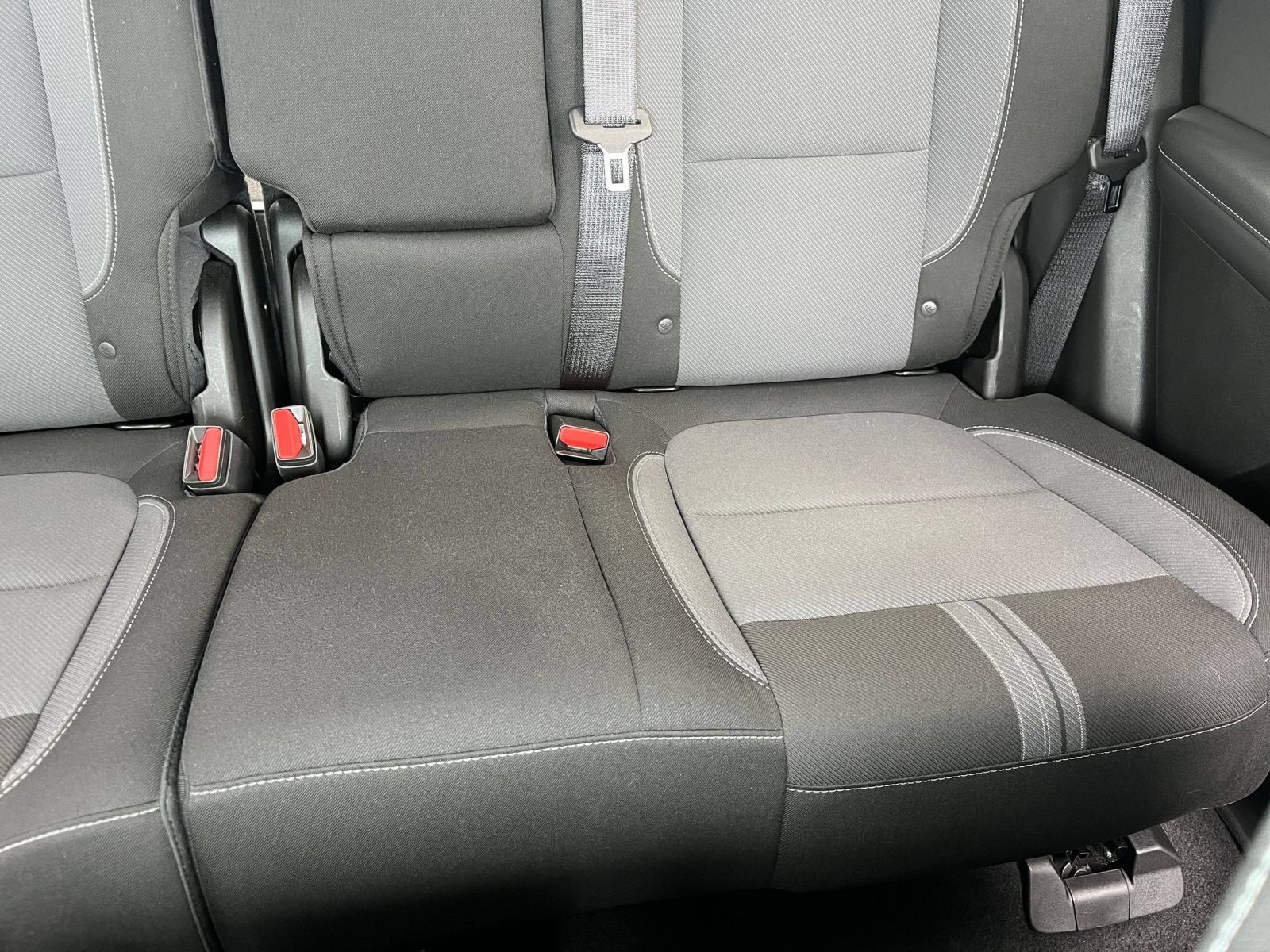 Used 2025 Chevrolet Blazer LT FWD image 37