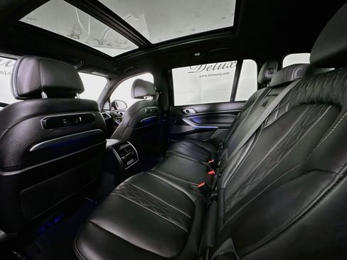 Used 2023 BMW X7 xDrive40i w/ Executive Package AWD/4WD image 25