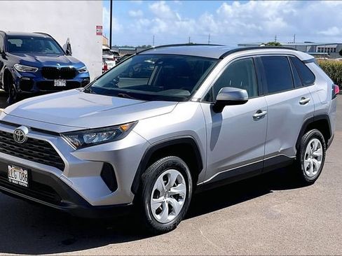 Used 2020 Toyota RAV4 LE FWD image 1
