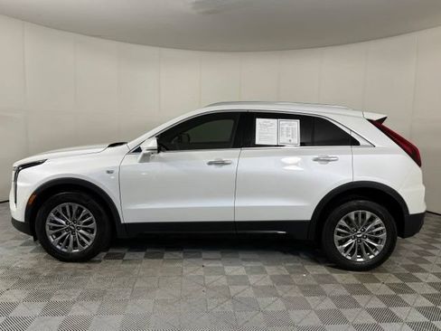 Certified 2025 Cadillac XT4 Premium Luxury w/ Technology Package FWD image 3