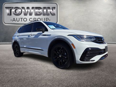 Used 2022 Volkswagen Tiguan SE R-Line image 2