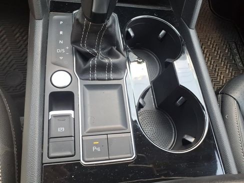 Used 2023 Volkswagen Atlas SE FWD image 22