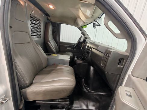 Used 2019 Chevrolet Express 3500 Extended w/ Driver Convenience Package RWD image 26