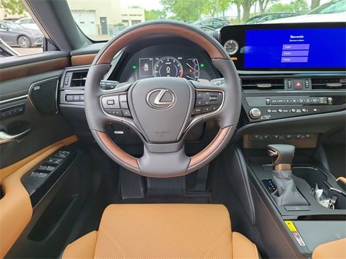 New 2025 Lexus ES 350 Ultra Luxury image 10