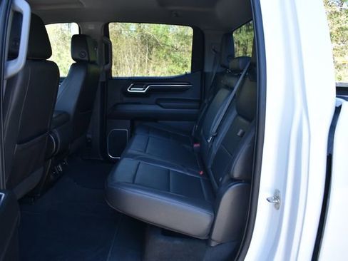 Used 2023 GMC Sierra 1500 SLT image 11
