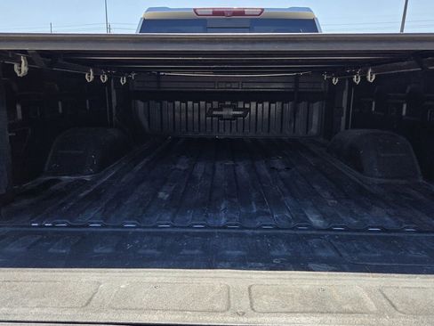 Used 2021 Chevrolet Silverado 2500 LTZ w/ LTZ Convenience Package image 17