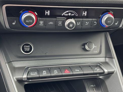 Used 2025 Audi Q3 2.0T Premium Plus w/ Premium Plus Package image 29