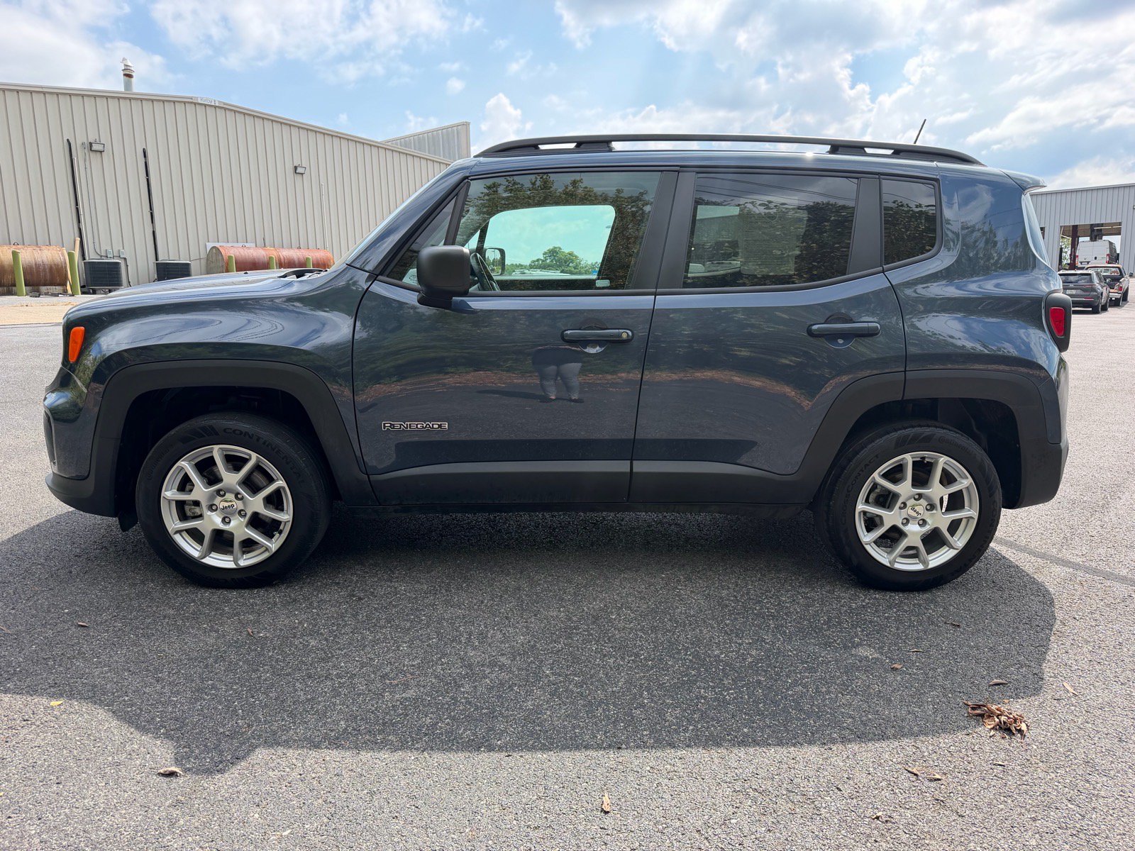 Used 2022 Jeep Renegade Latitude w/ Convenience Group AWD/4WD image 9