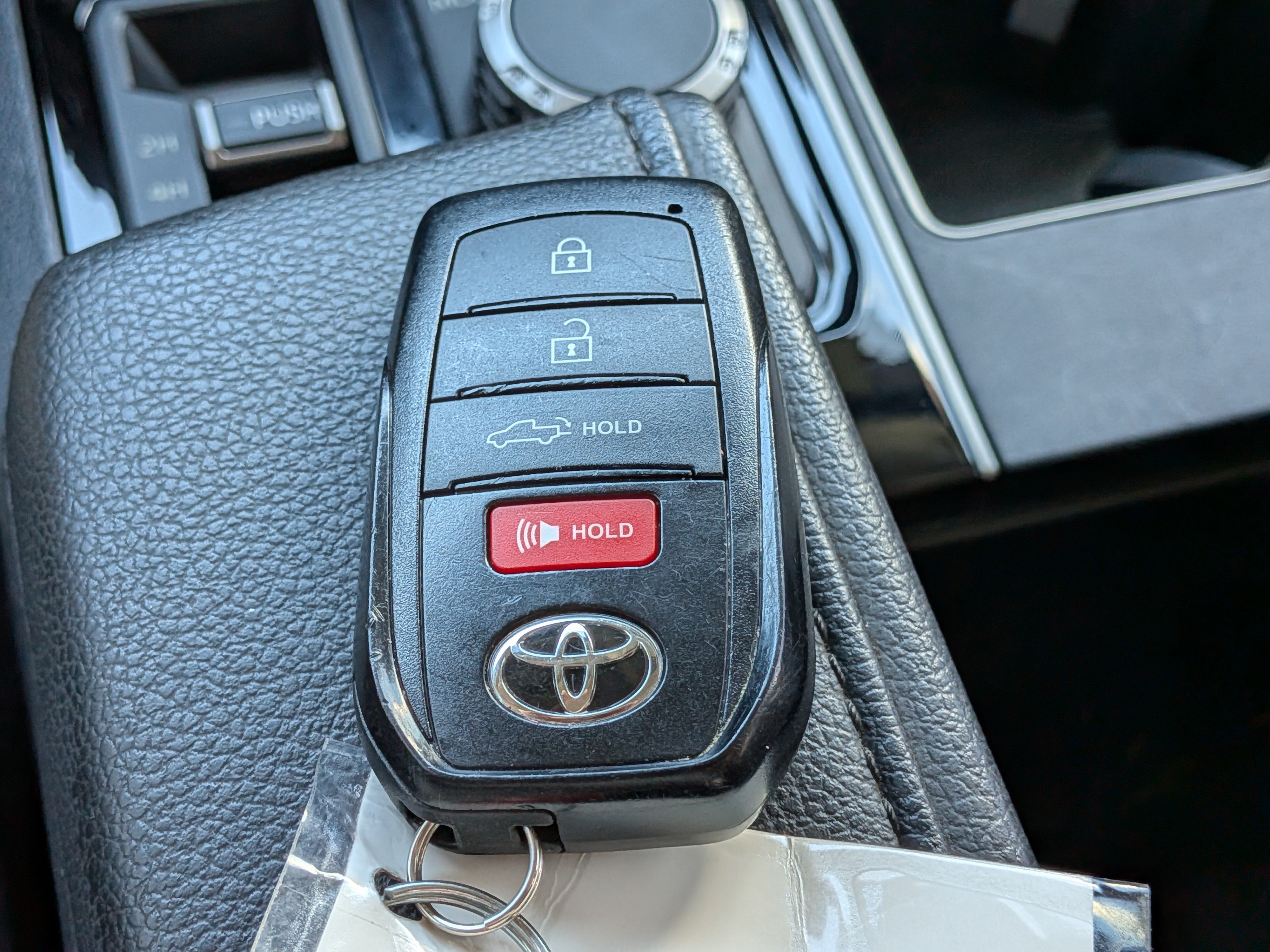 Used 2023 Toyota Tundra SR5 w/ SR5 Convenience Package AWD/4WD image 32