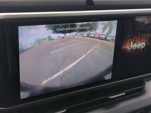 Used 2024 Jeep Wrangler Unlimited Rubicon 4xe AWD/4WD image 13