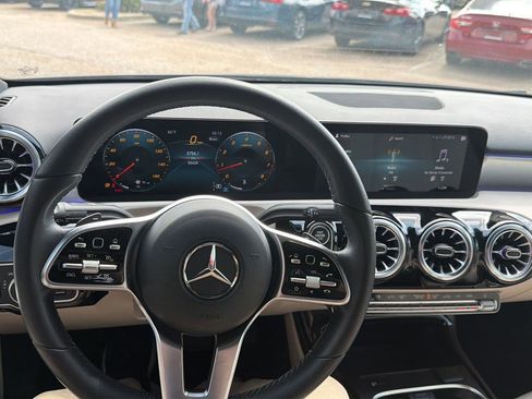 Used 2022 Mercedes-Benz A 220 image 19