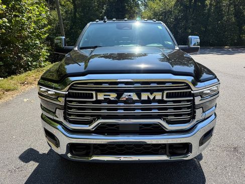 Used 2026 RAM 2500 Limited AWD/4WD image 3