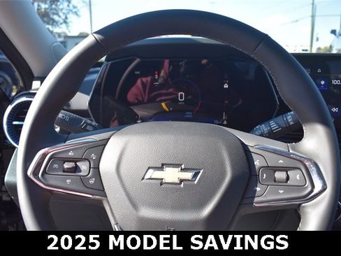 New 2025 Chevrolet Trax LT w/ Sunroof Package image 25