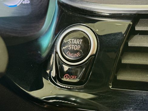 Used 2022 BMW 530i w/ M Sport Package image 21