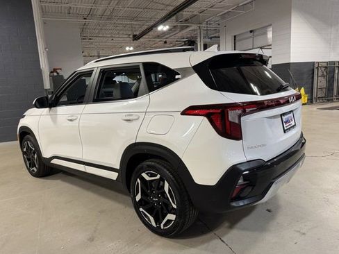 Used 2024 Kia Seltos SX w/ SX Sunroof Package AWD/4WD image 12