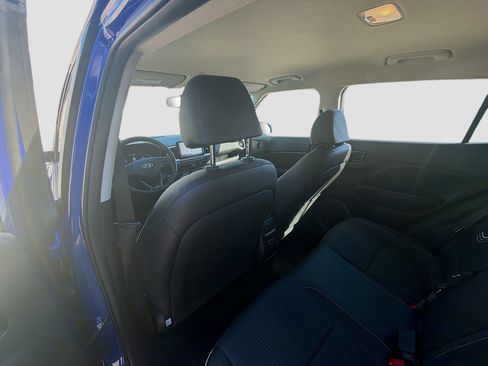 Used 2024 Hyundai Venue Limited image 24