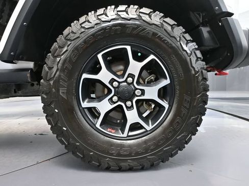 Used 2022 Jeep Wrangler Unlimited Rubicon w/ Cold Weather Group AWD/4WD image 12