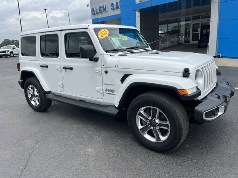 Used 2021 Jeep Wrangler Unlimited Sahara AWD/4WD image 7
