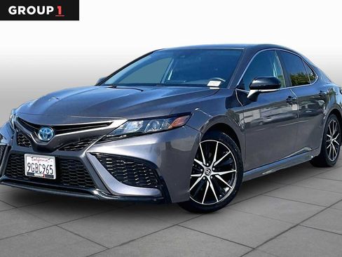 Used 2023 Toyota Camry SE w/ Audio Upgrade Package FWD image 1