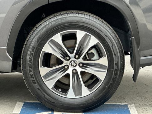 Used 2023 Toyota Highlander XLE w/ Protection Package #3 (TMS) AWD/4WD image 27
