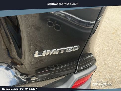 Used 2019 Jeep Cherokee Limited FWD image 15