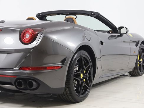 Used 2018 Ferrari California T image 82