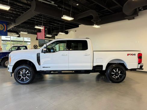 Used 2023 Ford F350 Lariat w/ Lariat Ultimate Package AWD/4WD image 4