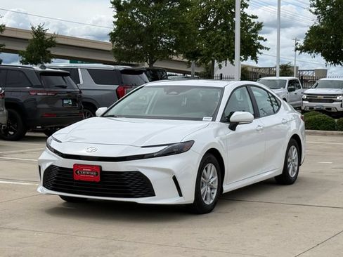 Used 2026 Toyota Camry LE FWD image 6