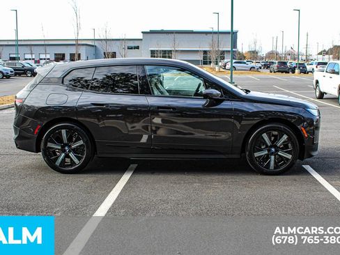Used 2023 BMW iX xDrive50 w/ Convenience Package image 9