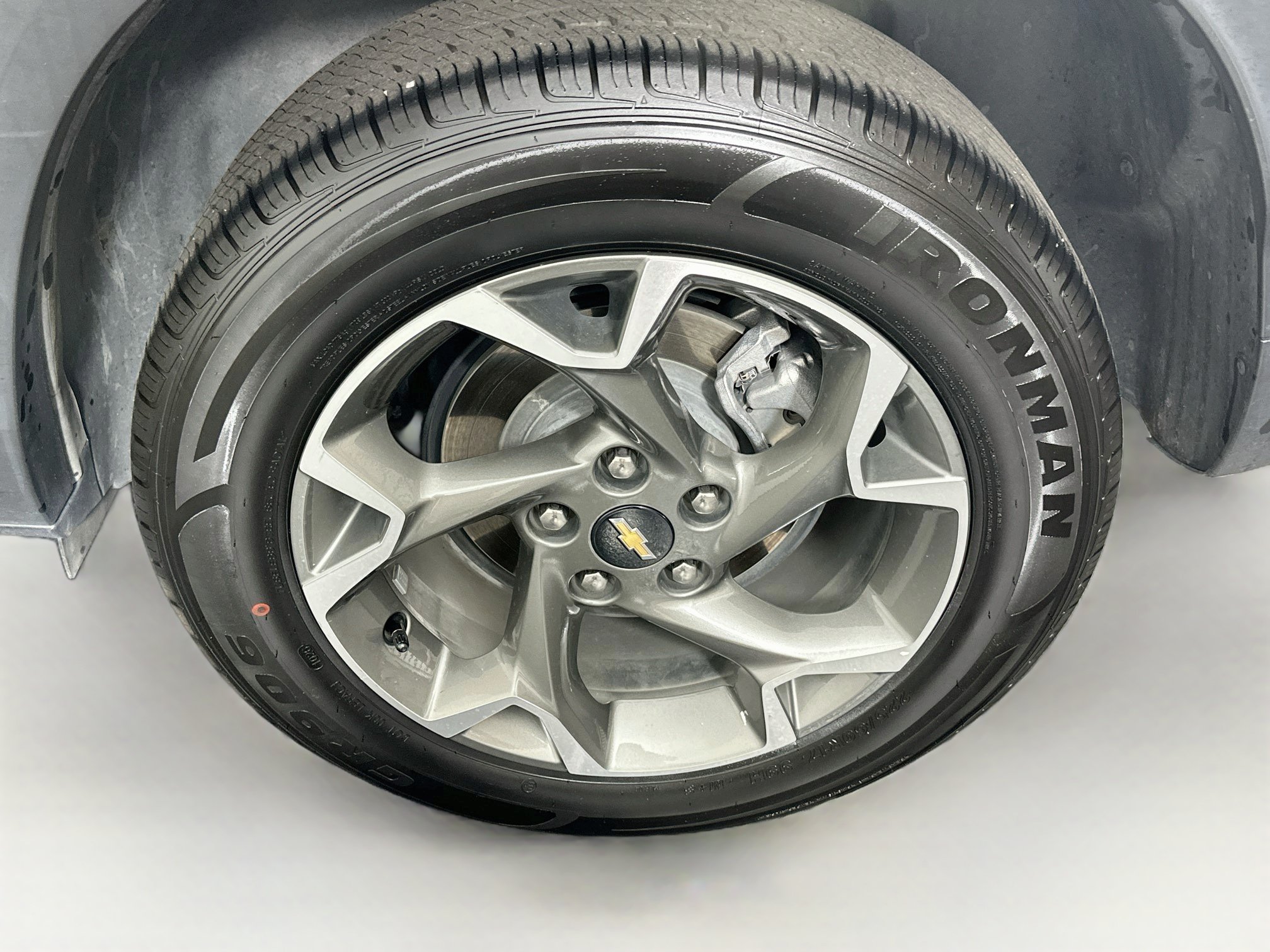 Used 2025 Chevrolet Trax LT FWD image 11