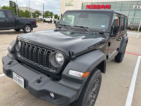 Used 2025 Jeep Wrangler Unlimited Sport AWD/4WD image 1