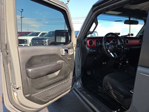 Used 2020 Jeep Wrangler Rubicon w/ LED Lighting Group AWD/4WD image 7