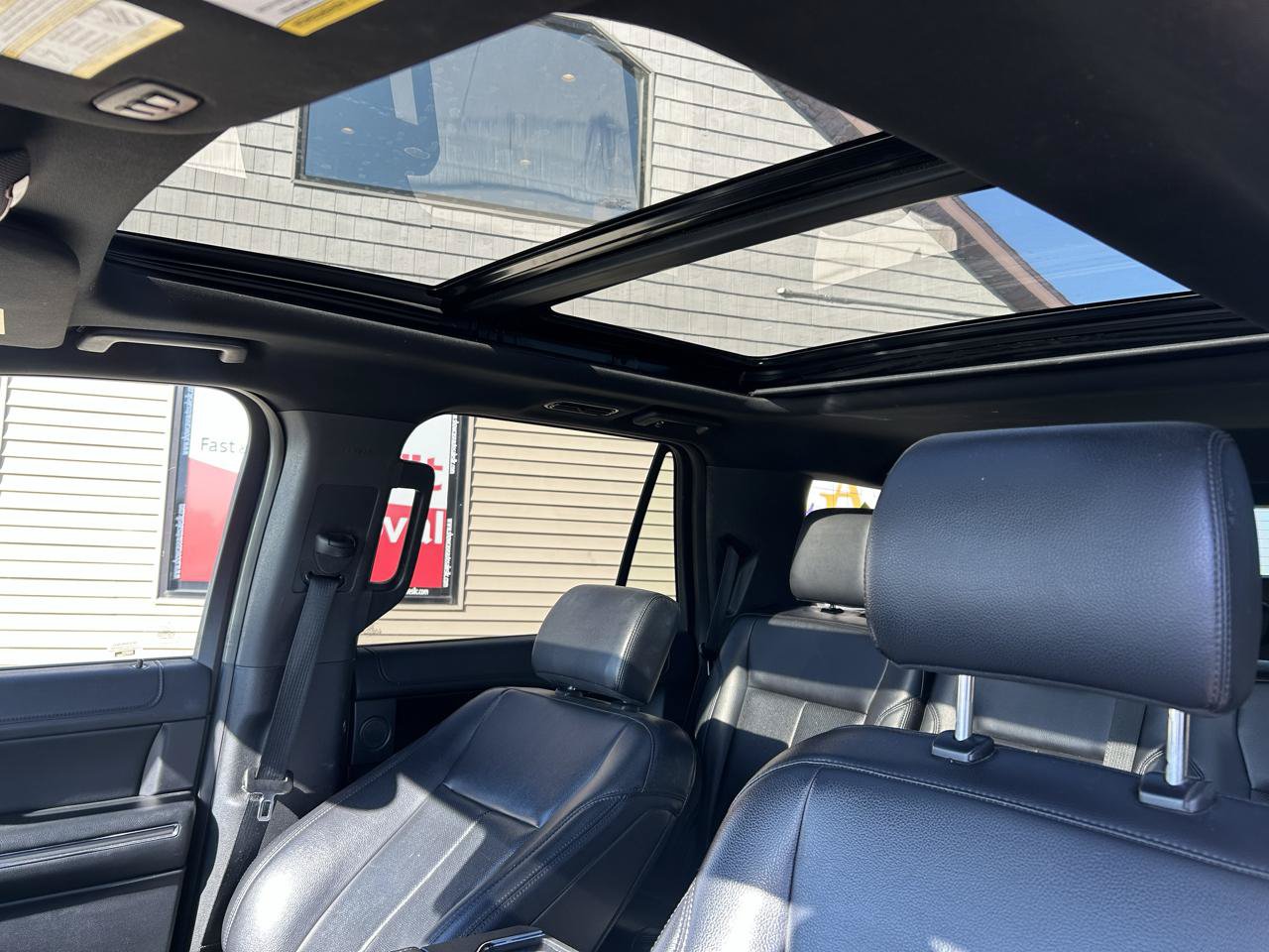 Used 2019 Ford Expedition XLT w/ Equipment Group 202A AWD/4WD image 19