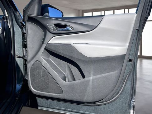 Used 2018 Chevrolet Equinox LS image 25