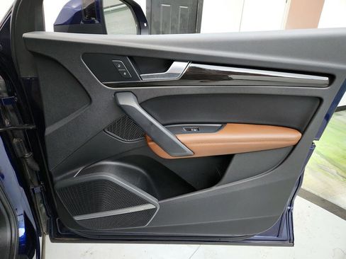 Used 2019 Audi Q5 Prestige w/ Prestige Package image 29