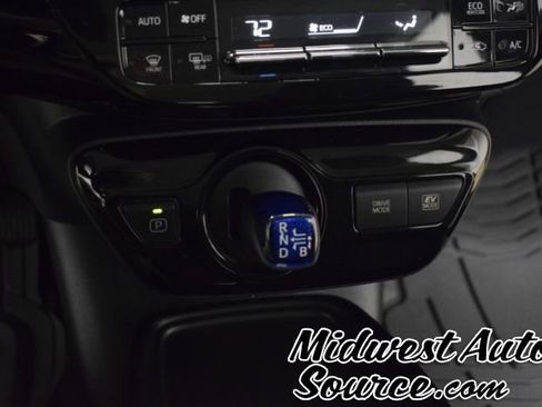 Used 2022 Toyota Prius L Eco image 20