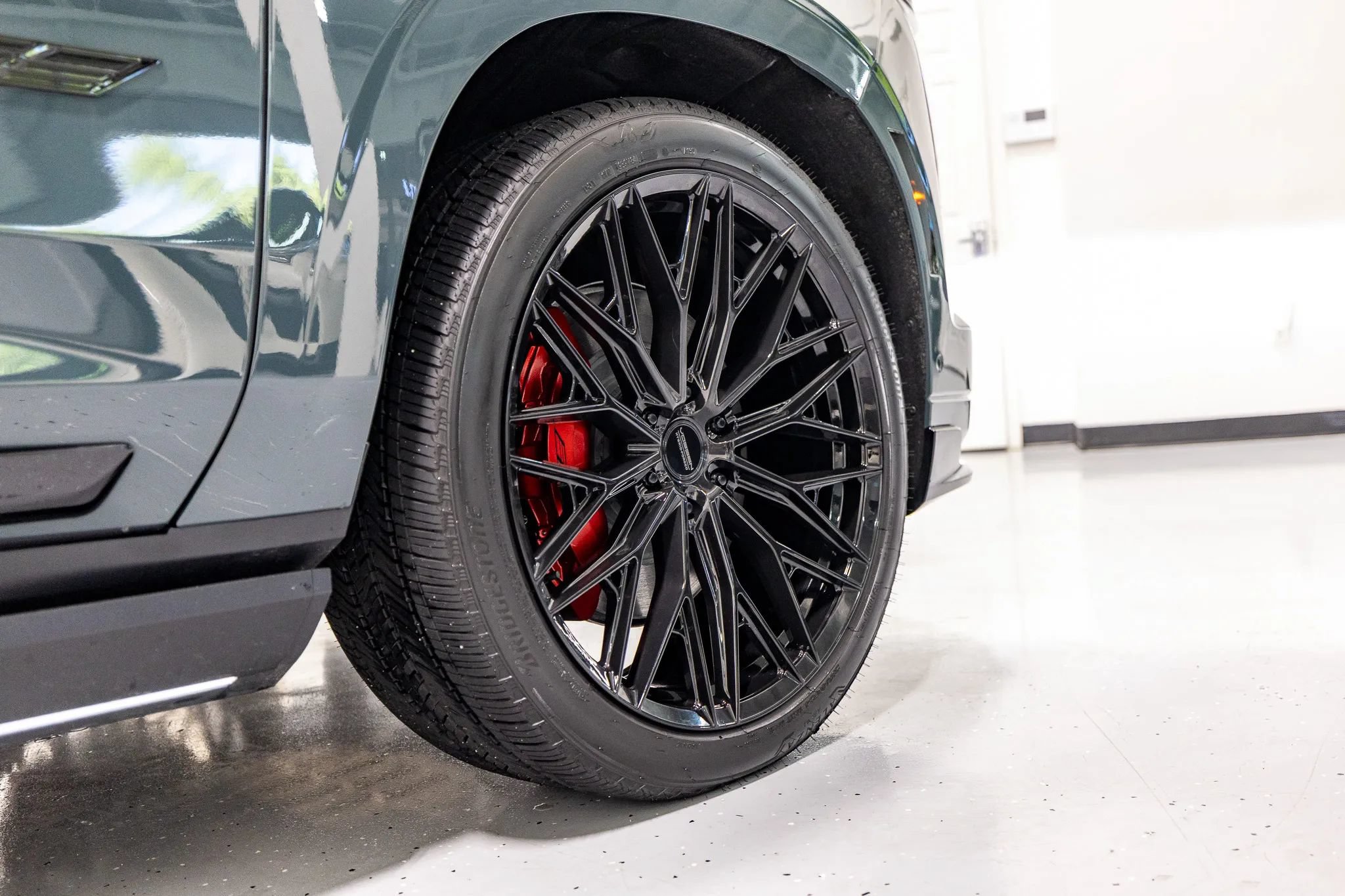 Used 2026 Cadillac Escalade V w/ LPO, ONYX Package AWD/4WD image 25