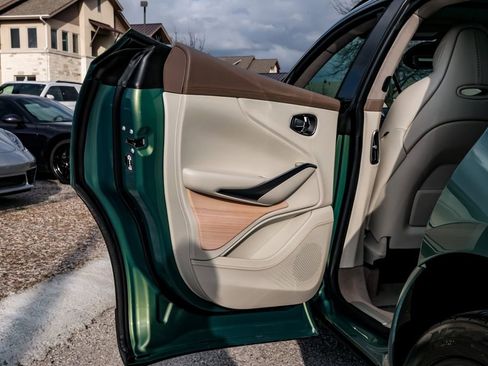 Used 2021 Aston Martin DBX image 55