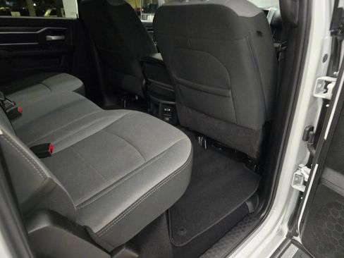Used 2024 RAM 2500 Big Horn AWD/4WD image 40