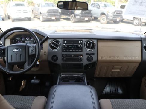 Used 2011 Ford F250 XLT w/ XLT Premium Pkg AWD/4WD image 23