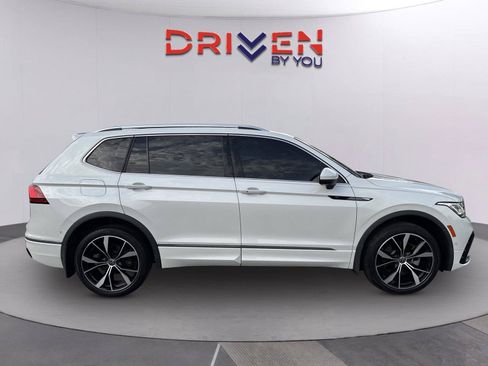 Used 2022 Volkswagen Tiguan SEL R-Line AWD/4WD image 2