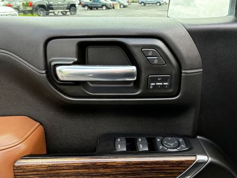 Used 2019 Chevrolet Silverado 1500 High Country w/ Safety Package II AWD/4WD image 7