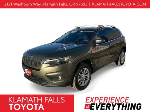 Used 2019 Jeep Cherokee Latitude w/ Popular Appearance Group image 1
