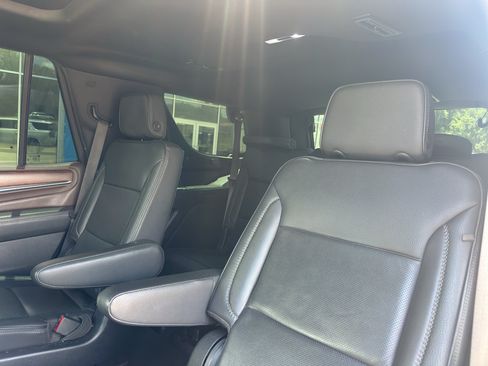 Used 2021 GMC Yukon Denali w/ Denali Premium Package RWD image 11