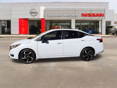 New 2025 Nissan Versa SR w/ Trunk Package image 6