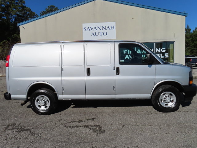 Used 2018 Chevrolet Express 2500 w/ Driver Convenience Package RWD image 7