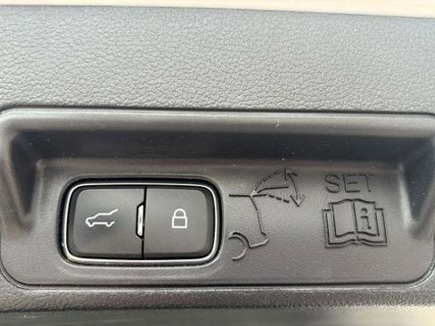 Used 2022 Ford Explorer Limited w/ Equipment Group 301A image 32